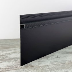 Плинтус крытого монтажа черный SP 80